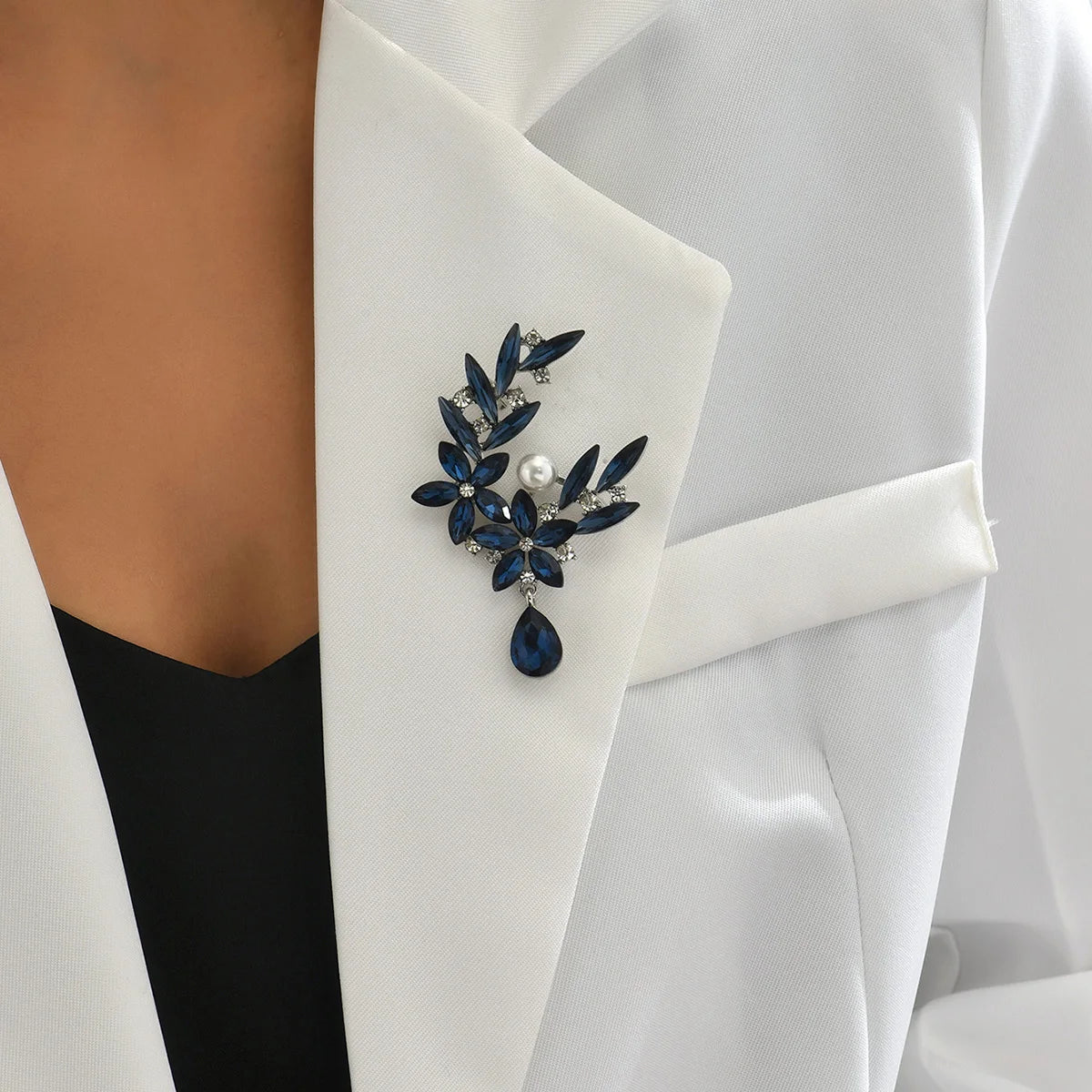 Trendy Floral Charm Brooch