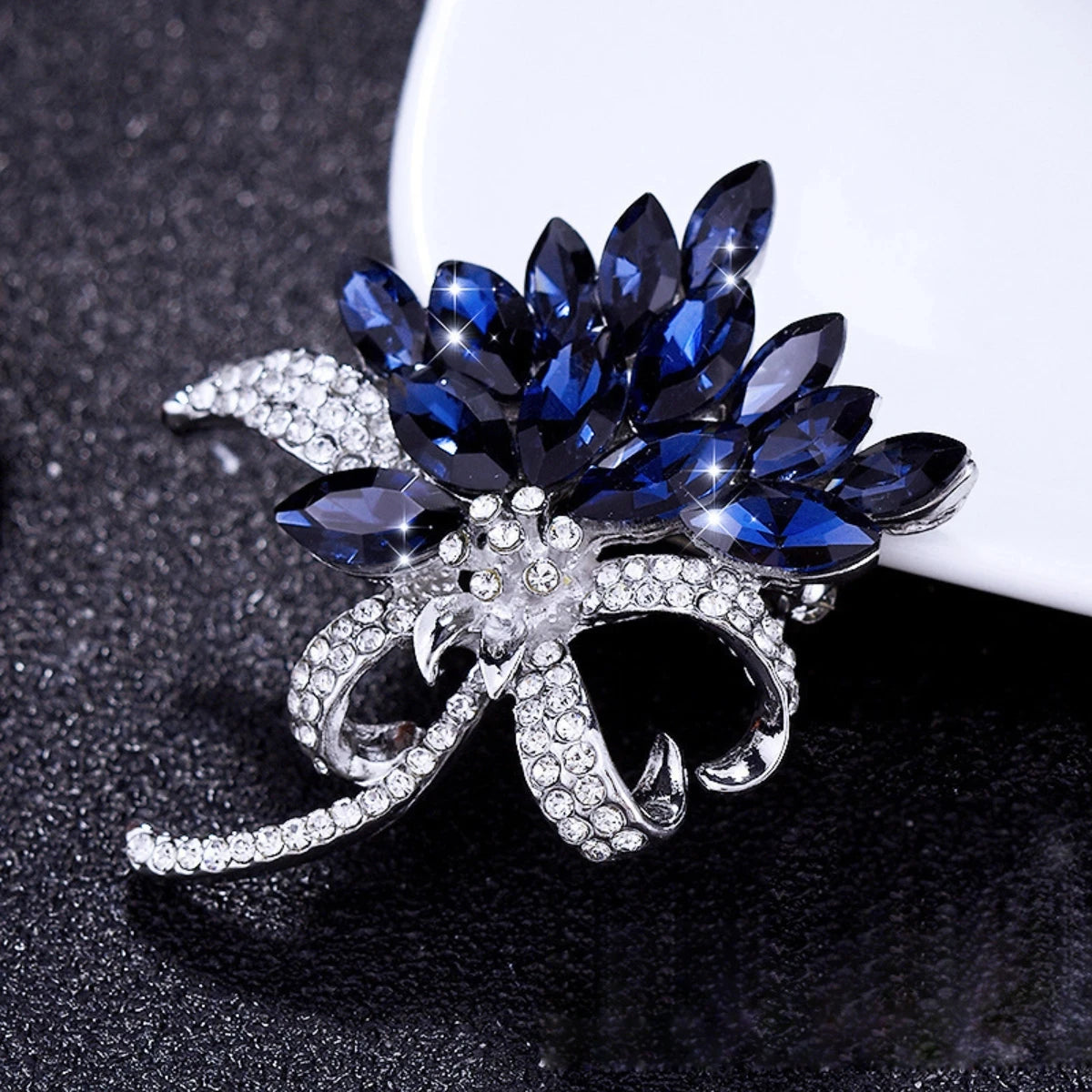 Trendy Floral Charm Brooch